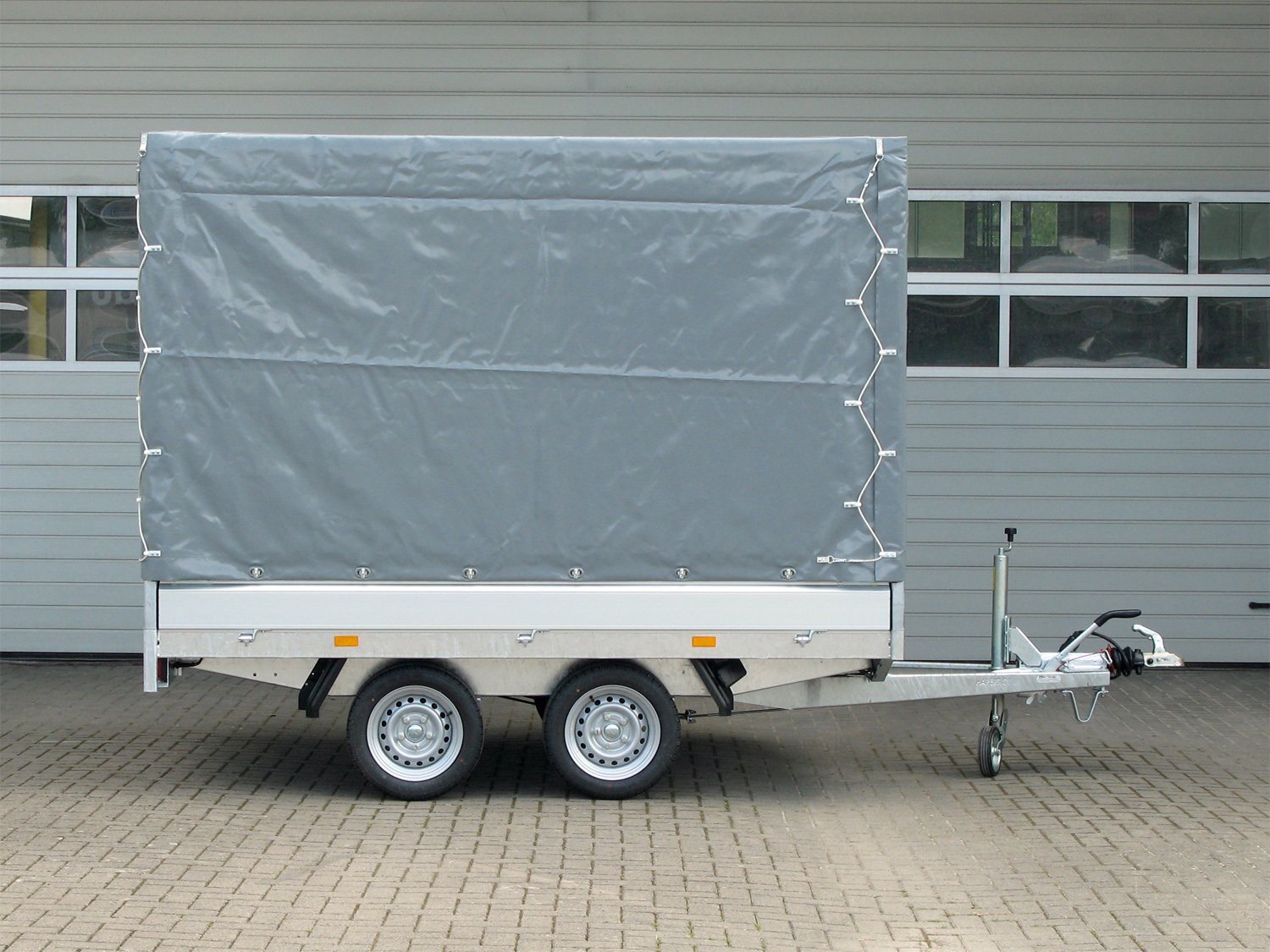 Hapert Azure H-2 2700 Pritschenanhänger, 4050 × 2000 mm, mit hoher Plane (2000 mm) – Ansicht 1
