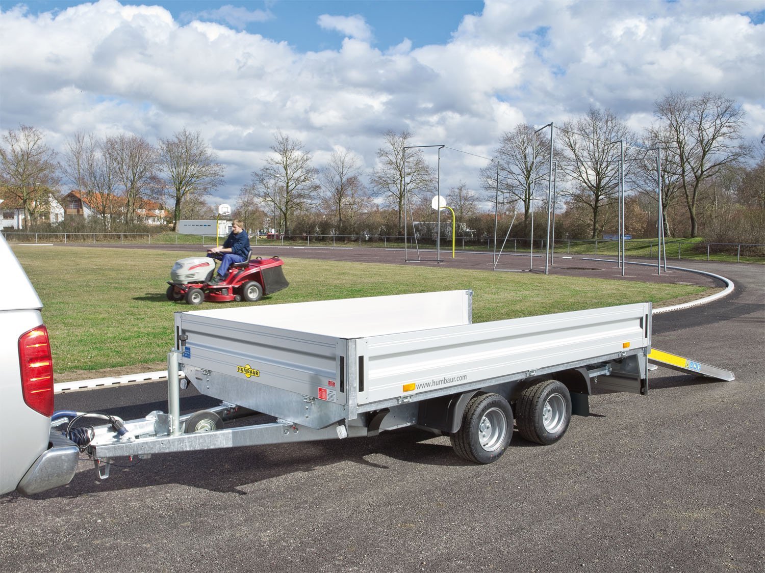 Humbaur-Pritschenanhänger HN306221 GR mit geschweißtem Rahmen und 14 Ösen – Ansicht 1