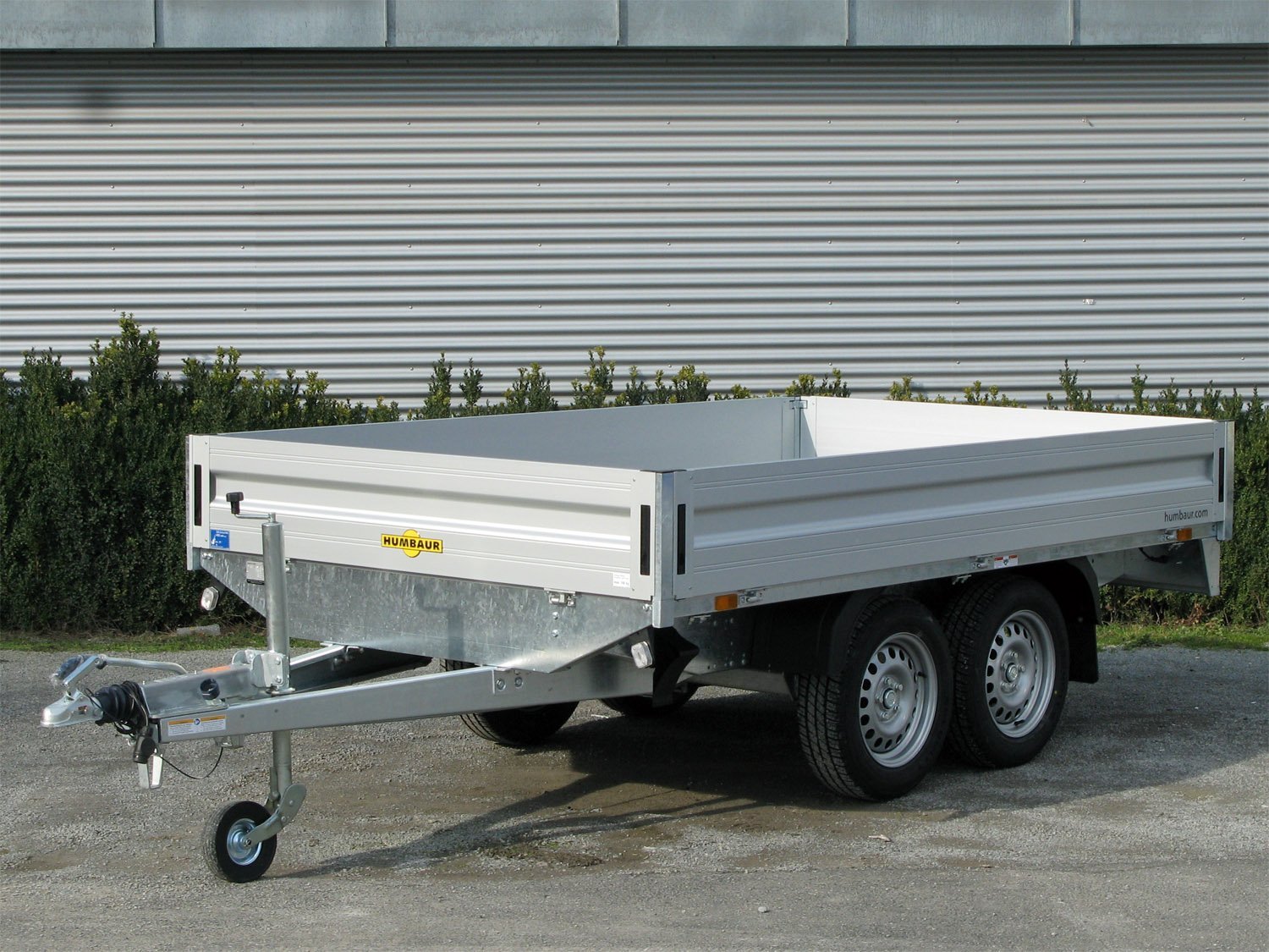 Humbaur-Pritschenanhänger HT253121 mit 10 Zurrösen – Ansicht 1