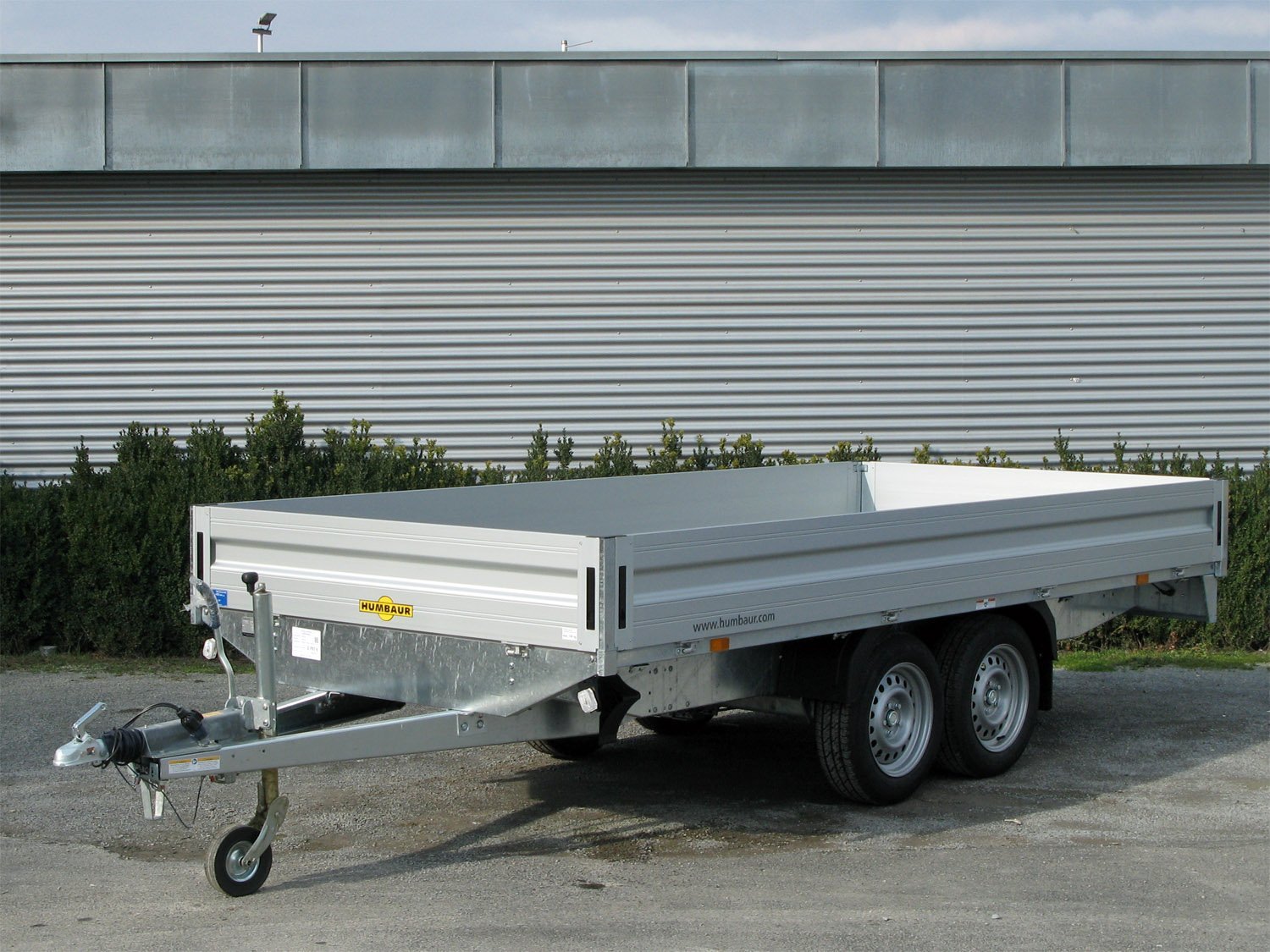 Humbaur-Pritschenanhänger HT304121 mit 12 Zurrösen – Ansicht 1