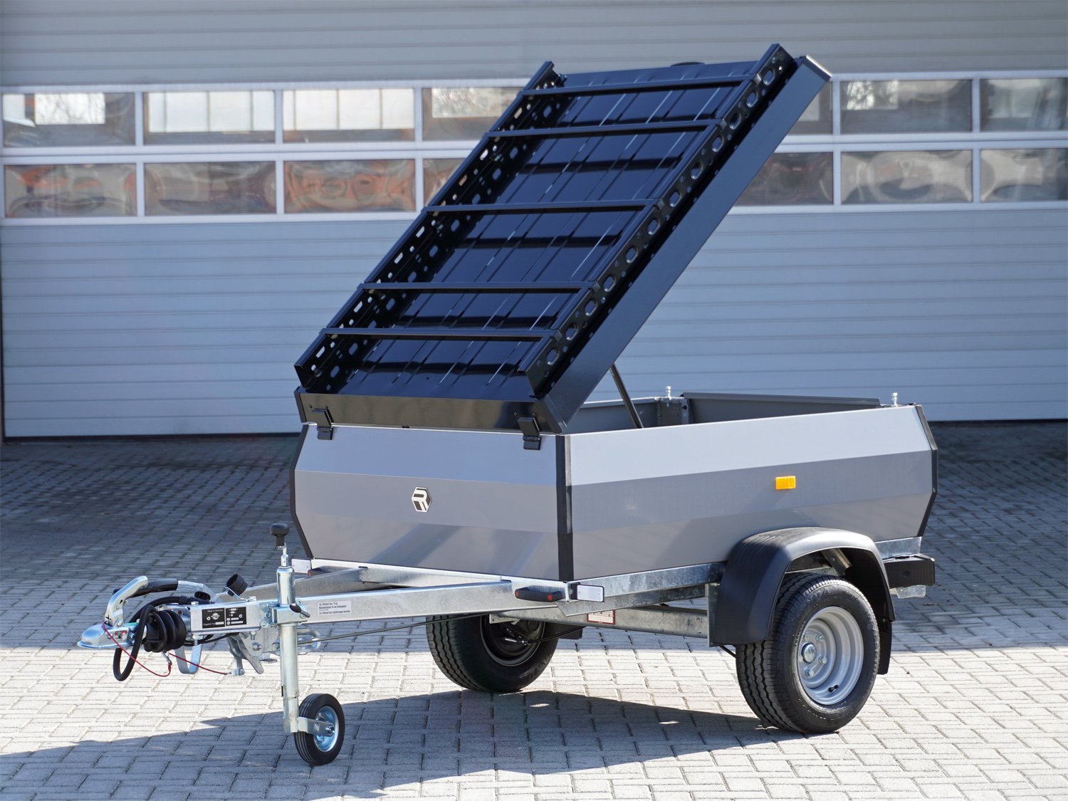 STEMA RETRO ADVANCED 750 DELUXE Nutzanhänger mit Abdeckung und Dachgepäckträger – Ansicht 1