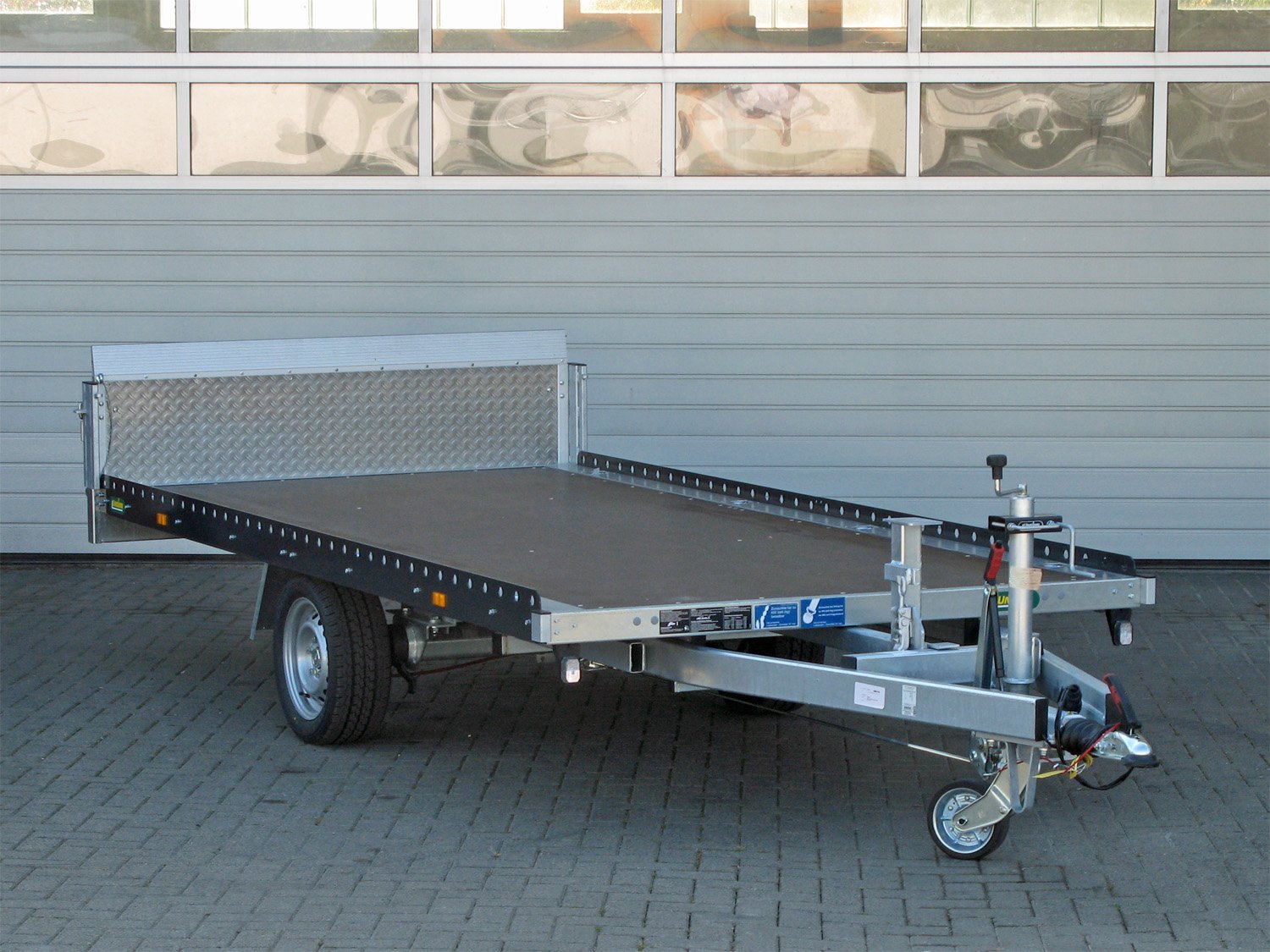 Unsinn-Autotransportanhänger UM 3617-18-13 – Ansicht 1